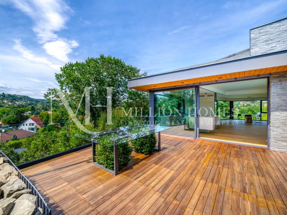 Extravagáns, prémium minőségű villa medencével és panorámával