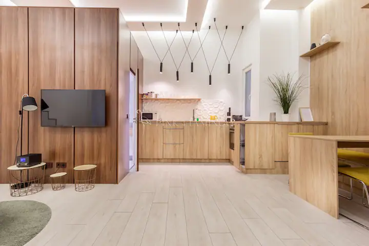 Modern stílusú, két lakrészre osztott lakás Airbnb-engedéllyel