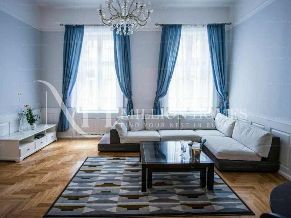 Kiváló elhelyezkedés – Tágas, felújított 91 m²-es lakás az Operához közel