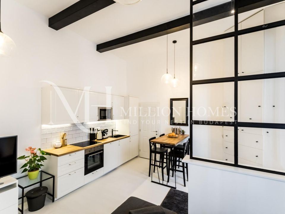 Eladó felújított, modern, 45 m²-es lakás az Országház közelében