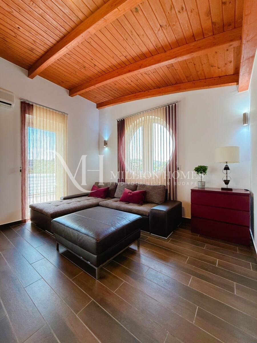 Luxus kétszobás penthouse a budai oldalon